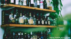 酗酒和2型糖尿病——一个大问题!学习如何酗酒会导致糖尿病和HealthyPlace饮酒对糖尿病的影响。