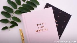 写积极的日记是一种可以改变你生活的习惯，那么为什么我们没有更多的人这样做呢?在HealthyPlace找到原因。