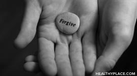 宽恕,虽然对你的精神健康有益,不是一件容易的事情。所以,你怎么原谅?学习3的方法在HealthyPlace原谅。