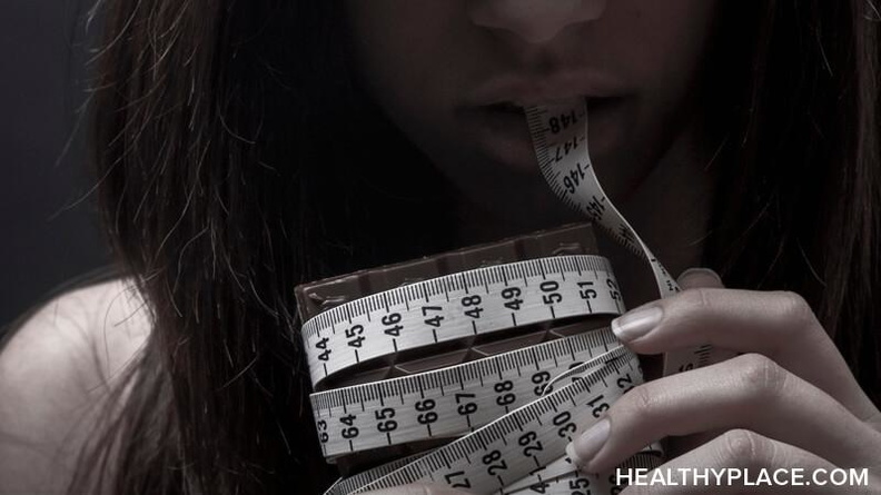 安吉拉在42个马屁精发达厌食症。她谈论她的生活开始有厌食症。观看视频厌食症。