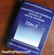 在DSM中有四种PTSD症状类型，但是DSM-5中有没有遗漏的PTSD症状?看看PTSD患者经历的其他症状。