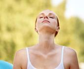 深呼吸可以改善你的心理健康。在HealthyPlace上找到答案。