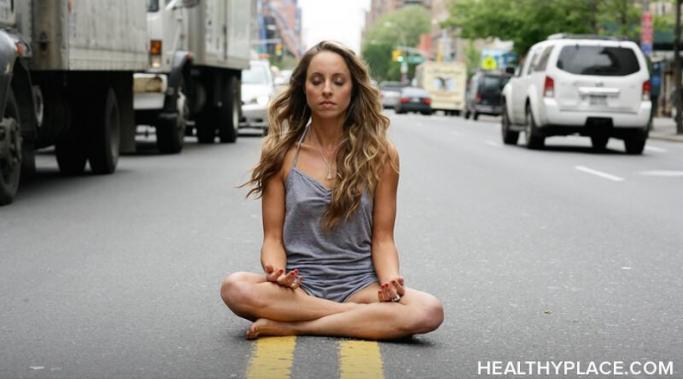 学习这三个最重要的冥想技巧，帮助你正确地开始新的冥想练习。在HealthyPlace获取冥想技巧。