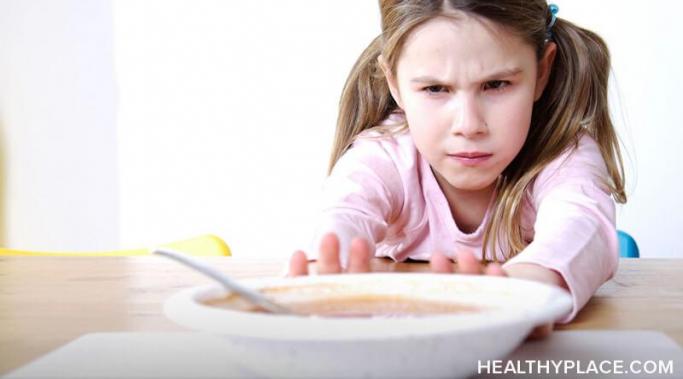 你知道的幼儿饮食失调正在上升吗?这种疾病如何影响他们学习,哪些症状在HealthyPlace需要注意的。