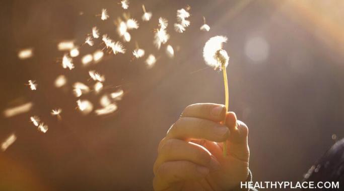 抑郁症使困难的应对变化。学习策略不仅生存,繁荣在HealthyPlace通过生活的变化。