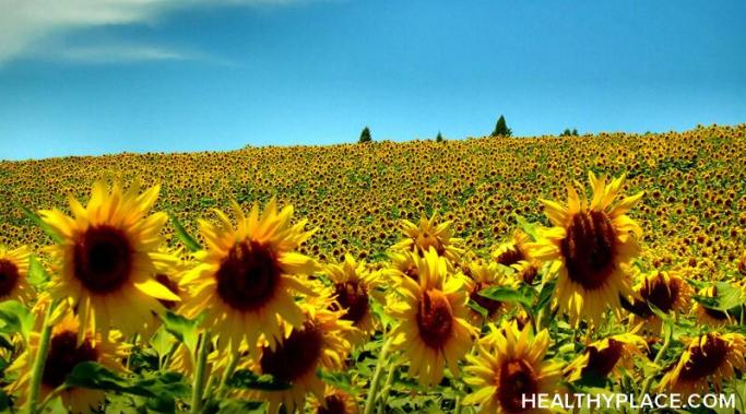 夏天的幸福可以打乱了公司reased anxiety and depression. Learn why and get tips for increasing summer wellbeing at HealthyPlace.