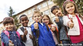 对于患有多动症的孩子来说，从暑假回到学校可能是一个艰难的过渡。在HealthyPlace网站上获取帮助你患有多动症的孩子的建议。